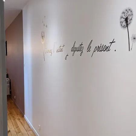 Appartement Au Rez-de-chaussée Style Industriel Dans Quartier Calme